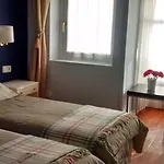 Casa De Marinos Uribekosta בית הארחה 2*