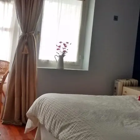 Casa De Marinos Uribekosta 招待所 2*