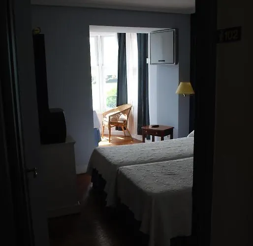 Casa De Marinos Uribekosta 招待所 2*