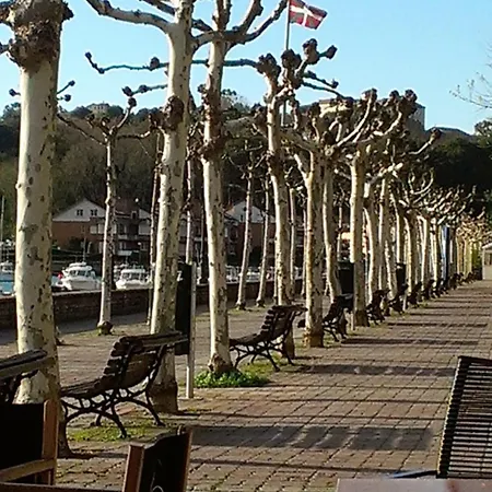 Casa De Marinos Uribekosta بيت ضيافة 2*